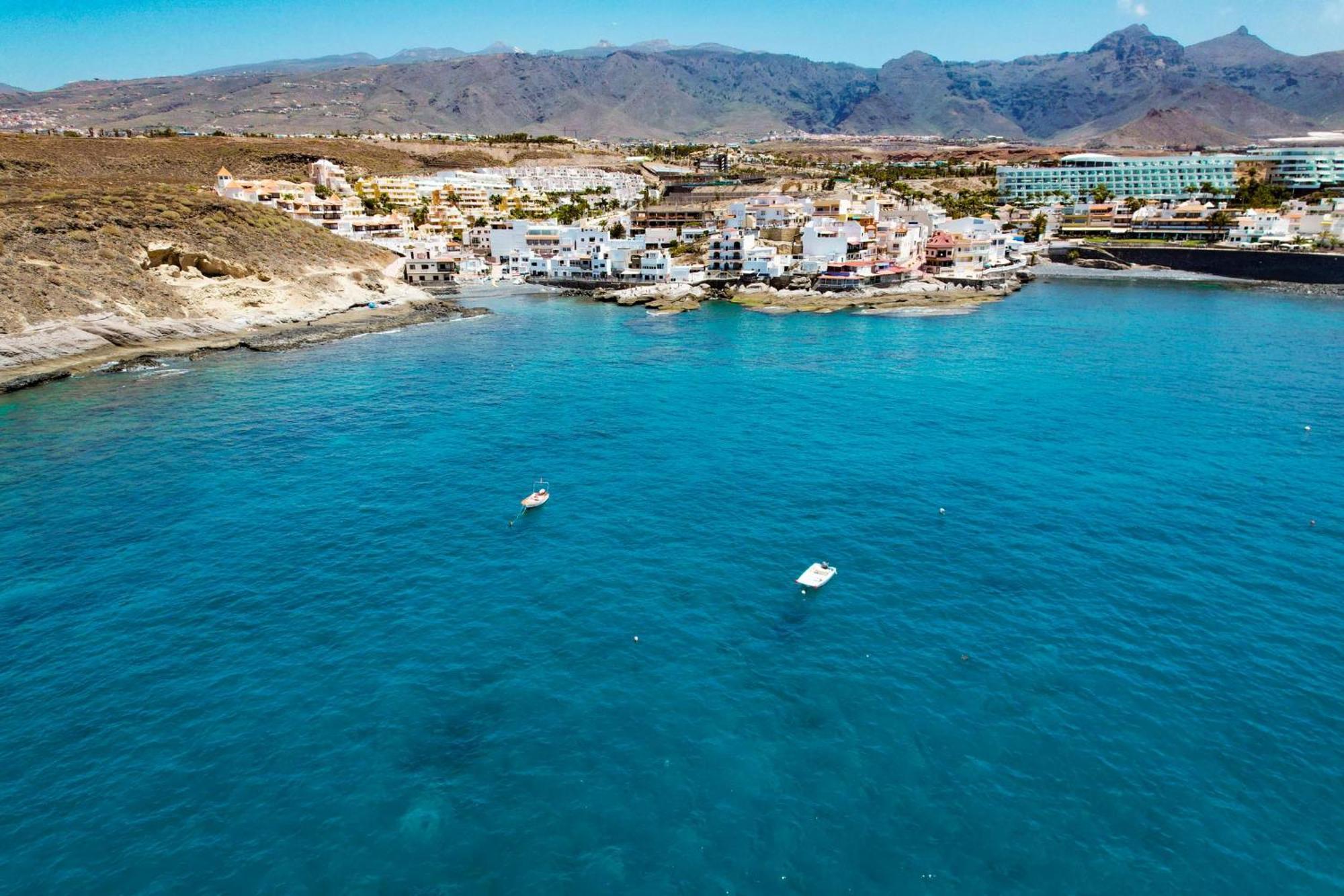 Hidalgos Hideaway - La Caleta Apartment Адехе Екстериор снимка