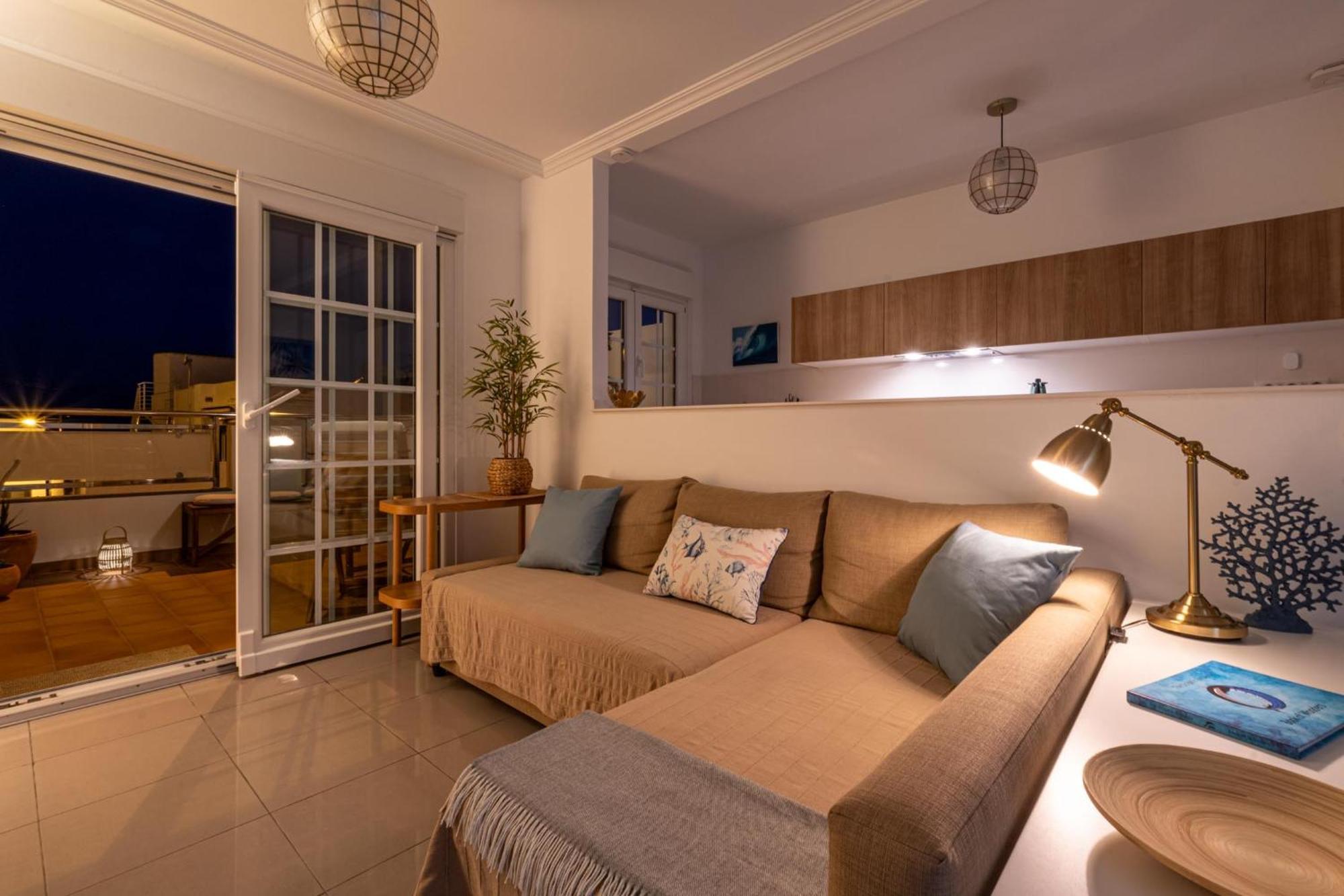 Hidalgos Hideaway - La Caleta Apartment Адехе Екстериор снимка