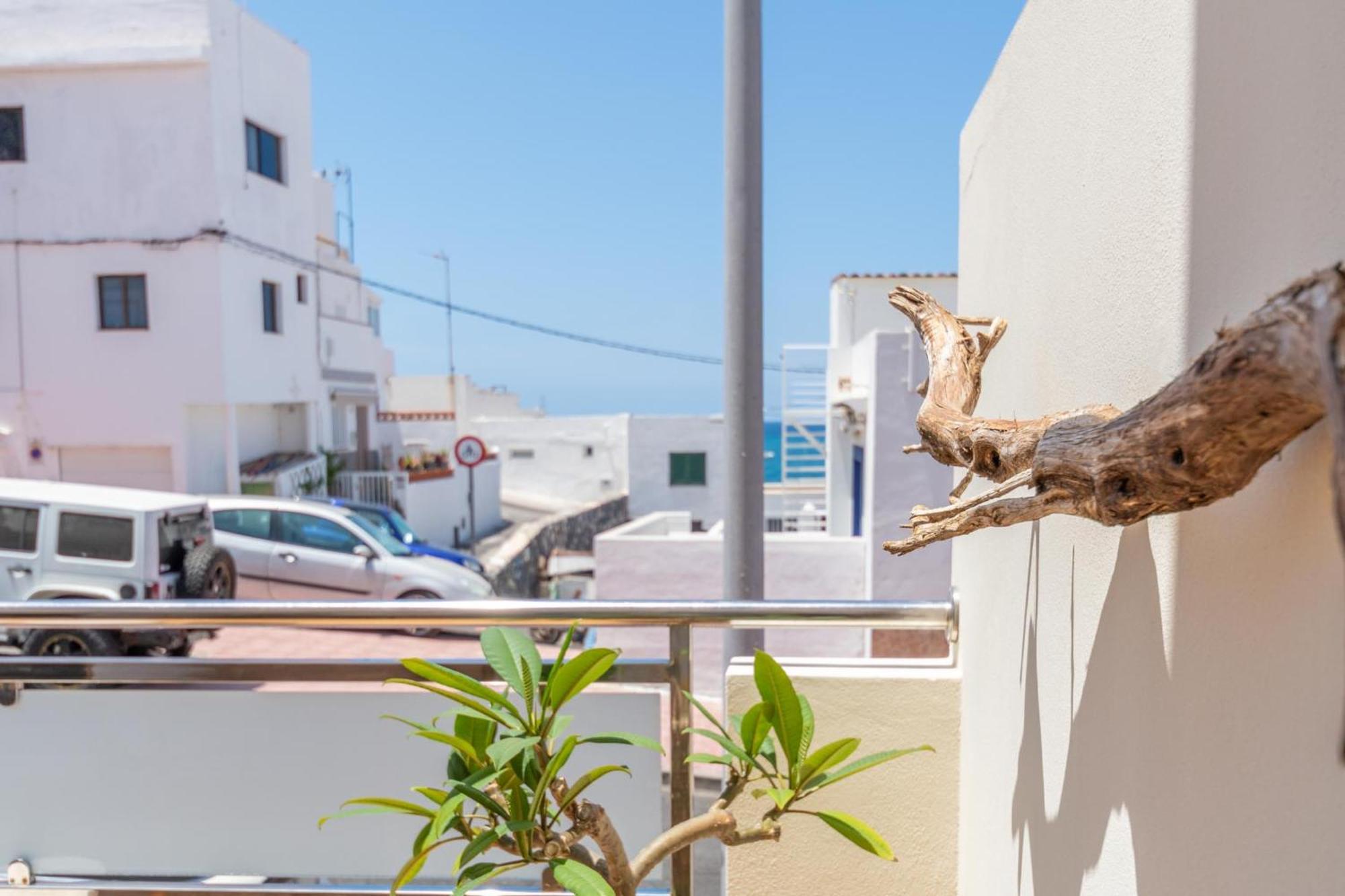 Hidalgos Hideaway - La Caleta Apartment Адехе Екстериор снимка