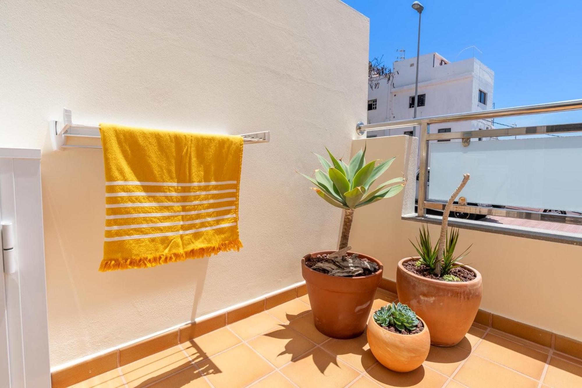 Hidalgos Hideaway - La Caleta Apartment Адехе Екстериор снимка